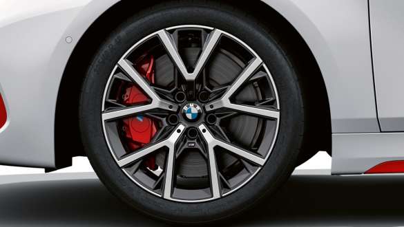 Jantes M en alliage léger 18" style 553 M à rayons en Y, bicolores, avec pneumatiques sport pour la BMW Série 1 128ti F40