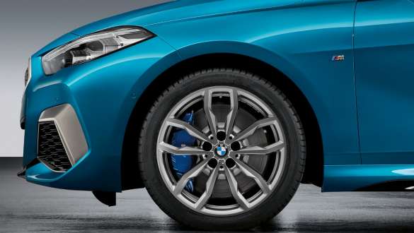 Jante BMW M 18" forgée 711 M BMW Série 2 Gran Coupé Jante BMW M 18" forgée à rayons en Y 711 M Ferricgrau BMW Série 2 Gran Coupé Snapper Rocks Blau metallic F44, extérieur