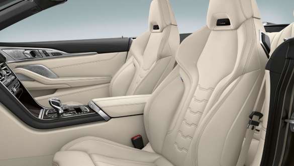 BMW M850i xDrive, Dravitgrau metallic, équipement cuir étendu BMW Individual en cuir Merino Elfenbeinweiß. BMW M850i xDrive, Dravitgrau metallic, équipement cuir étendu BMW Individual en cuir Merino Elfenbeinweiß.