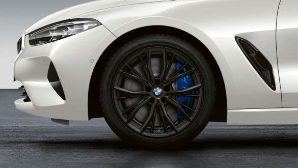Jantes forgées 19" M Performance à doubles rayons 786 M Jet Black matt M Performance Parts la nouvelle BMW Série 8 Coupé G15 LCI restylage 2022