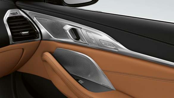Bowers & Wilkins Diamond Surround Sound System de la La nouvelle BMW Série 8 Gran Coupé G16 LCI restylage 2022, intérieur, vue en gros plan du haut-parleur