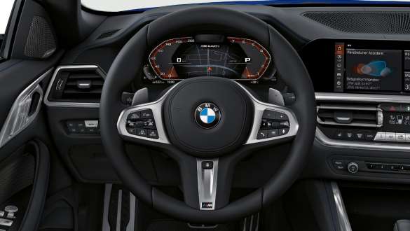 Volant M en cuir BMW M440i xDrive Cabriolet G23 2020 Volant M en cuir BMW M440i xDrive Cabriolet G23 2020 habitacle vue en gros plan