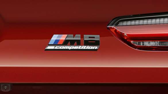 Insigne M8 Competition. Insigne M8 Competition de la BMW M8 Competition Cabrio.
