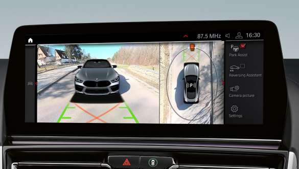 La Nouvelle BMW Série 8 Coupé M F92 LCI restylage 2022 Parking Assistant Pack Plus Control Display