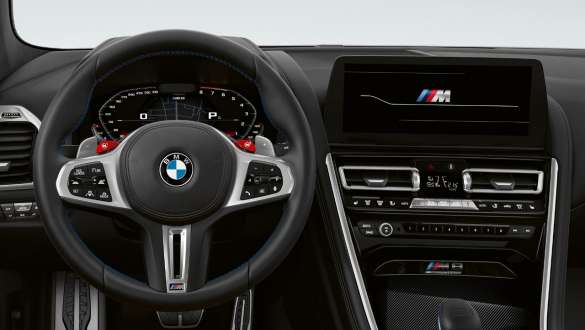 La BMW Série 8 Coupé M F92 LCI restylage 2022 Combiné des instruments M spécifique