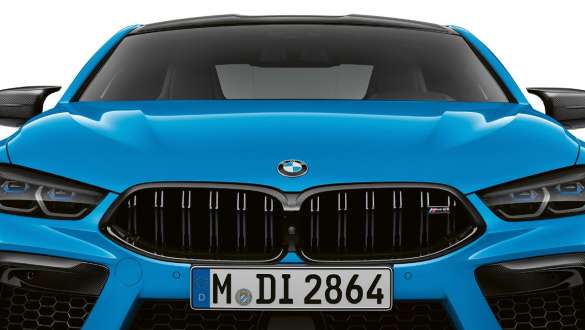La BMW M8 Competition Coupé F92 LCI restylage 2022 Calandre spéciale M vue avant