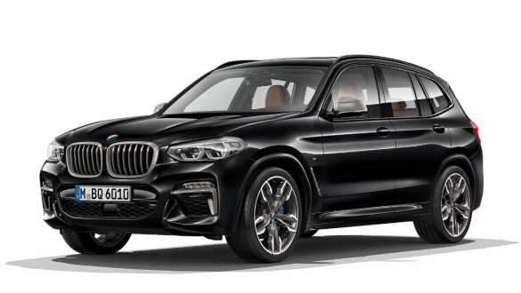 BMW X3 M40i et BMW X3 M40d, vue de trois quarts avant. Extérieur des BMW X3 M40i et BMW X3 M40d en Saphierschwarz metallic, vue de trois quarts avant.