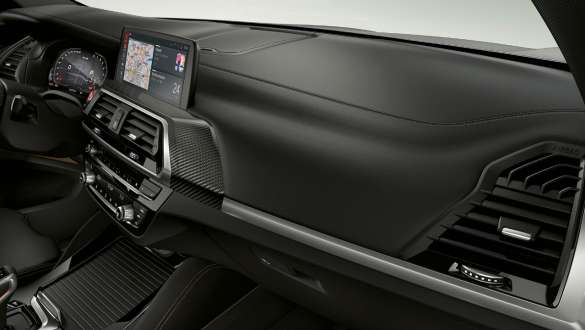 BMW X3 M Competition, inserts de décoration en Carbon Fibre. Intérieur de la BMW X3 M Competition, inserts de décoration en Carbon Fibre.