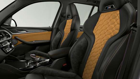BMW X3 M Competition, sièges M sport. Intérieur de la BMW X3 M Competition, sièges M sport en cuir Merino avec Alcantara.
