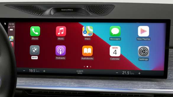 BMW X7 G07 LCI – vue rapprochée du système d’intégration pour smartphone et de l’écran de contrôle