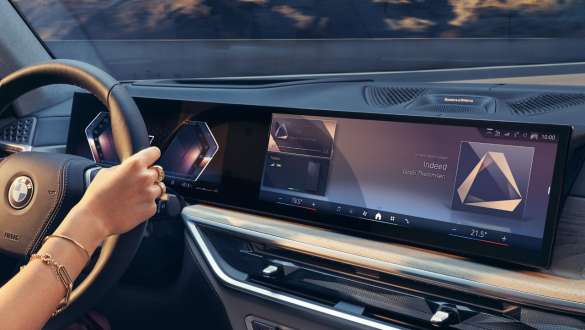 BMW Operating System 8 de la BMW X7 G07 LCI – vue rapprochée du BMW Curved Display