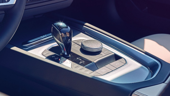 Boîte de vitesses sport Steptronic de la BMW Z4 Roadster Boîte de vitesses sport Steptronic : gros plan de la console centrale