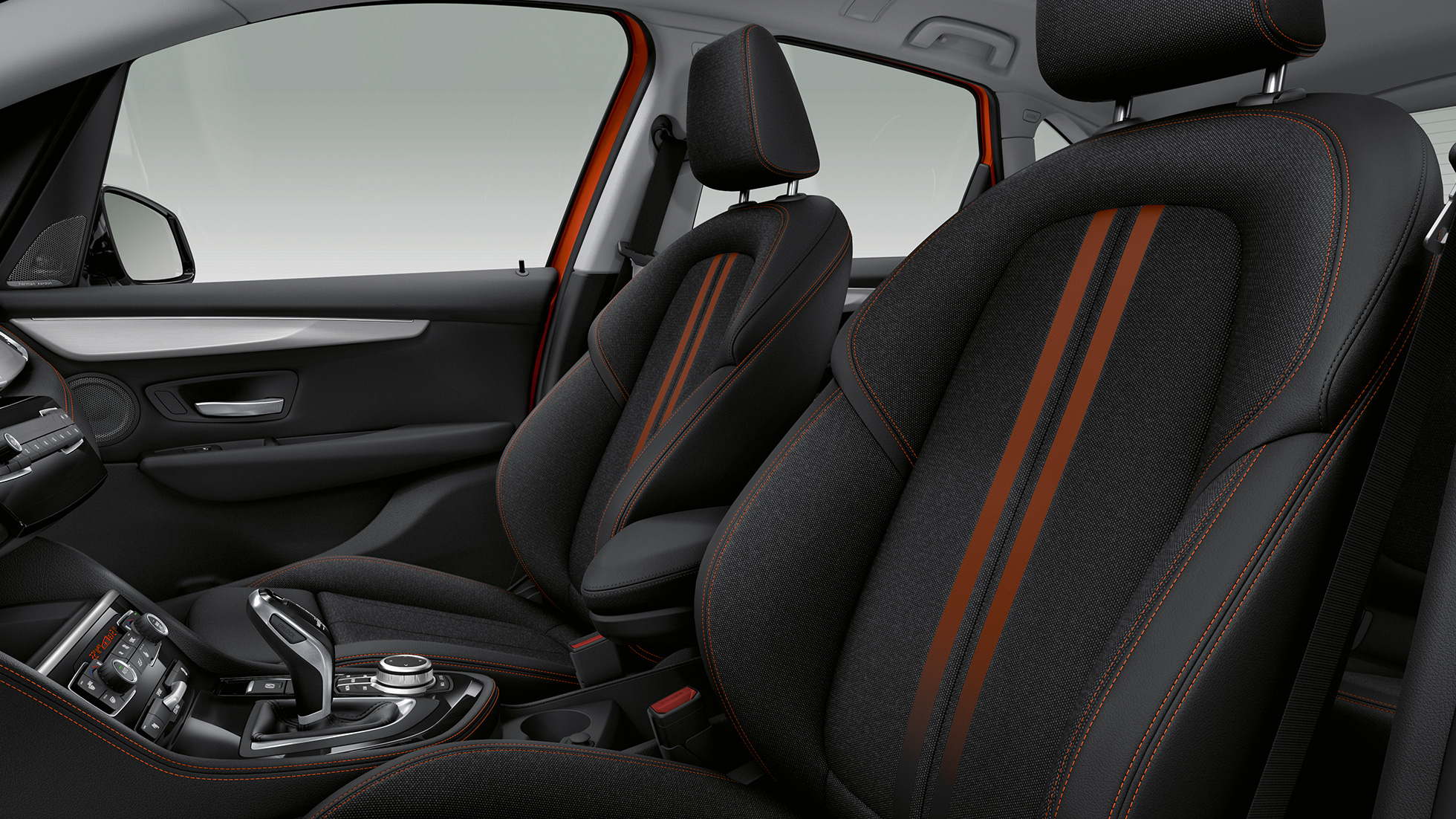 Sièges sport de la BMW Série 2 Active Tourer Sièges sport de la BMW Série 2 Active Tourer F45 2018, habitacle