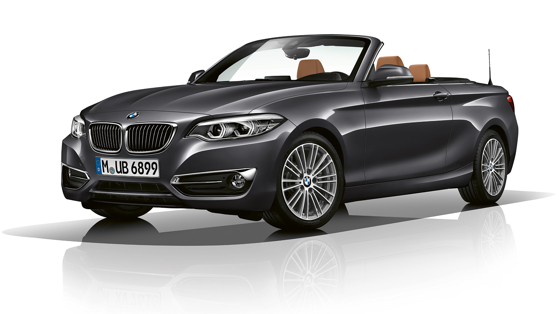 BMW Série 2 Cabrio, Modèle Luxury, vue de trois quarts face BMW Série 2 Cabrio, Modèle Luxury, vue de trois quarts face