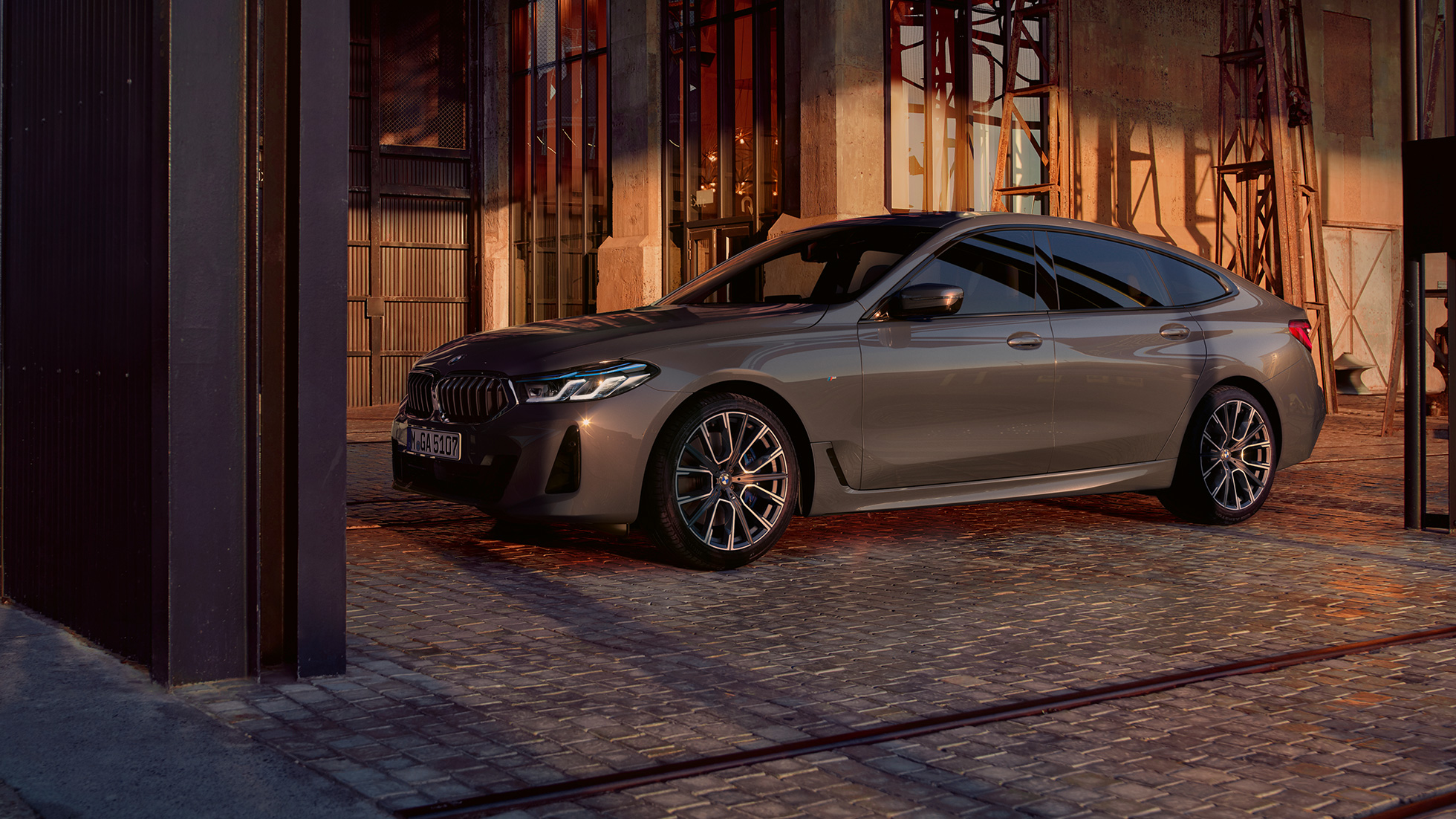 BMW Série 6 Gran Turismo G32 2020, silhouette BMW Série 6 Gran Turismo 640i xDrive G32 2020 en Berninagrau, vue de profil
