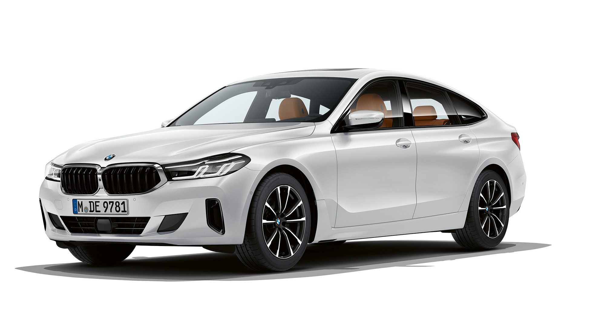Équipement de base de la BMW Série 6 Gran Turismo 2020 Équipement de base de la BMW Série 6 Gran Turismo G32 620d 2020 Mineralweiß metallic, vue de trois quarts avant