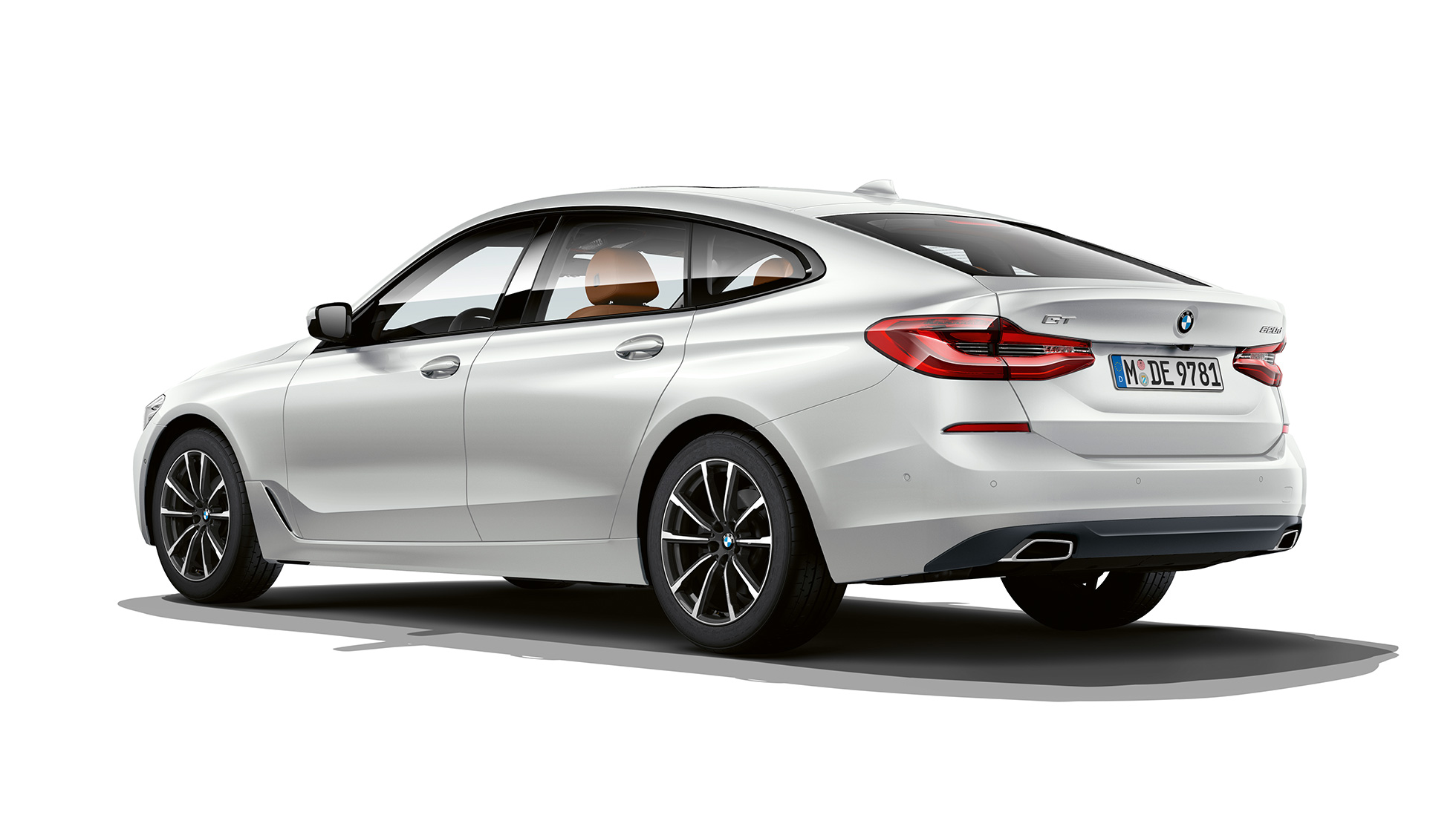 Équipement de base de la BMW Série 6 Gran Turismo 2020, arrière Équipement de base de la BMW Série 6 Gran Turismo G32 620d 2020 Mineralweiß metallic, vue de trois quarts arrière