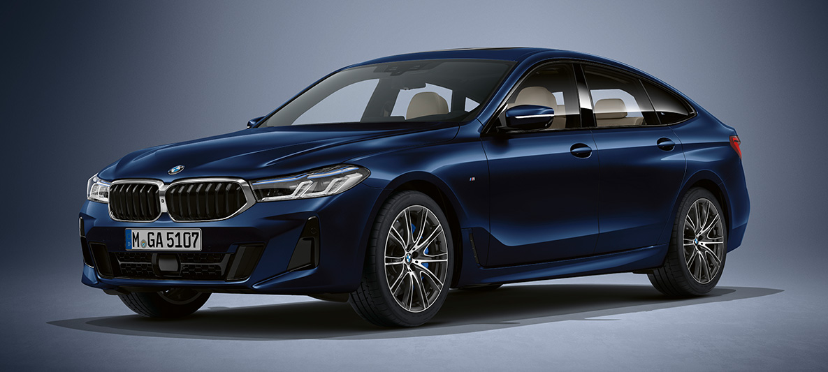 Teinte extérieure BMW Individual Tansanitblau metallic de la BMW Série 6 Gran Turismo G32 2020 Teinte extérieure BMW Individual Tansanitblau metallic de la BMW Série 6 Gran Turismo G32 2020, vue de trois quarts avant à l'arrêt