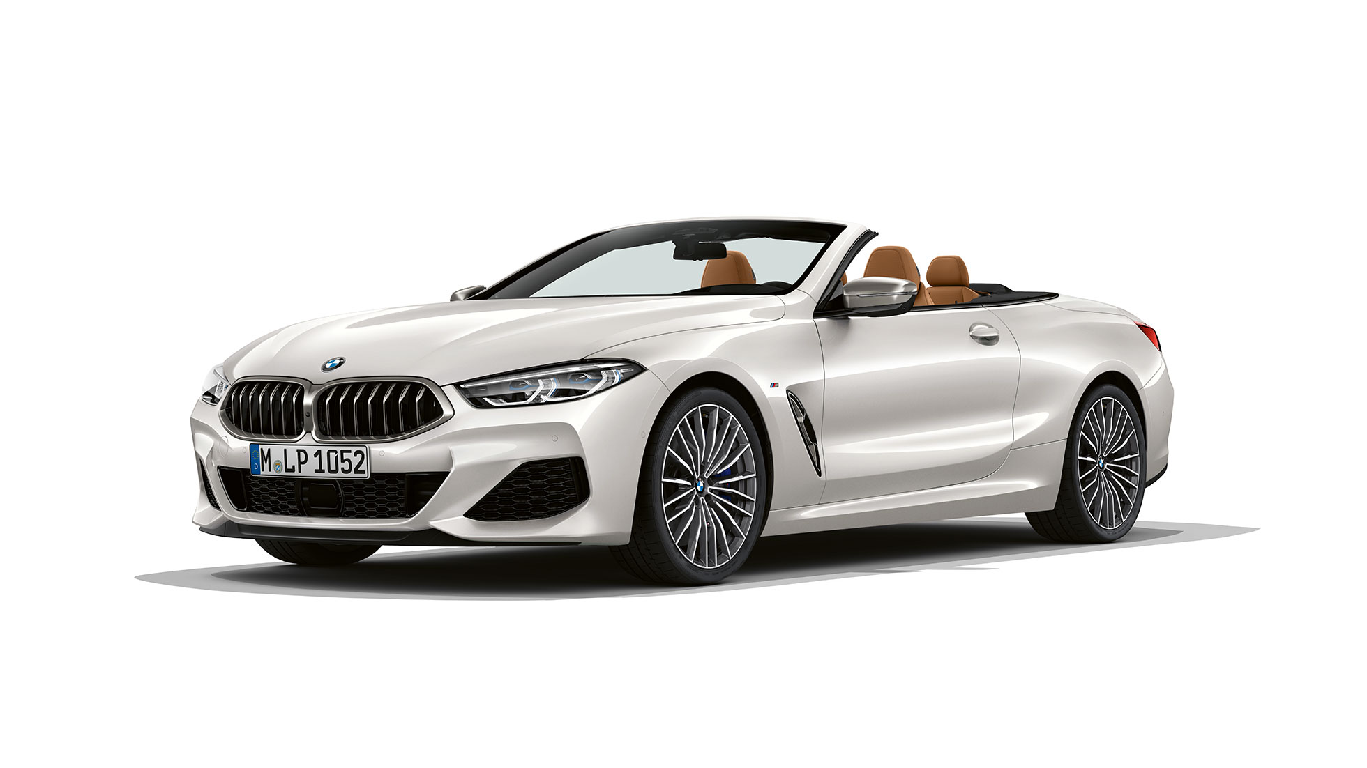BMW M850i xDrive, Mineralweiß metallic, vue de trois quarts avant. BMW M850i xDrive, Mineralweiß metallic, vue de trois quarts avant.