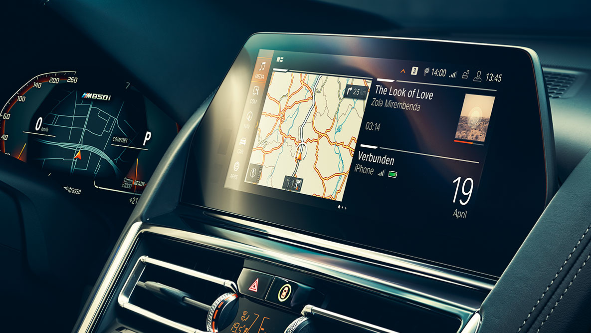 BMW Série 8 Coupé, BMW Live Cockpit Professional. Habitacle de la BMW Série 8 Coupé avec Control Display et BMW Live Cockpit Professional.