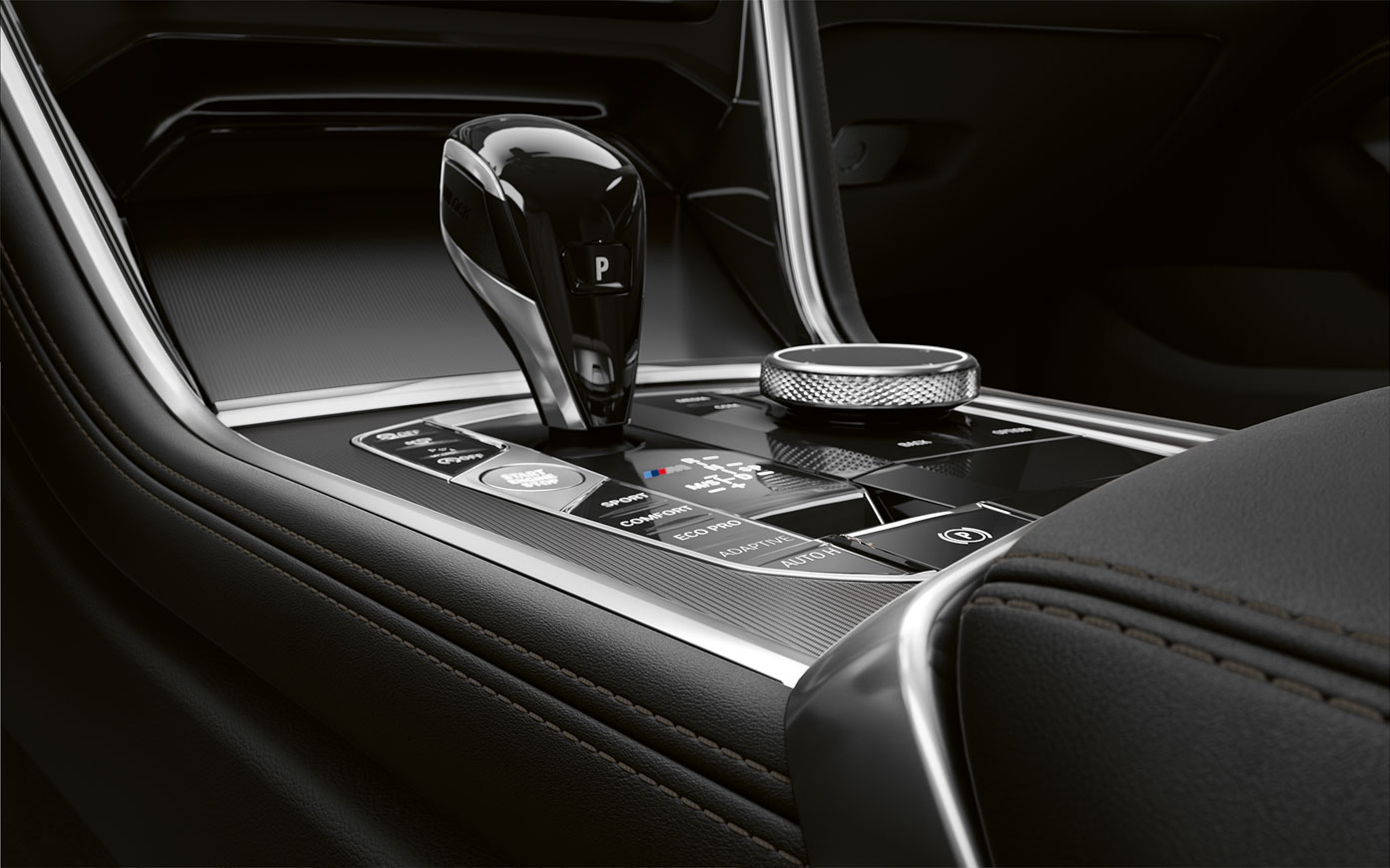 BMW Série 8 Coupé, console centrale. Détail : la console centrale de la BMW Série 8 Coupé.