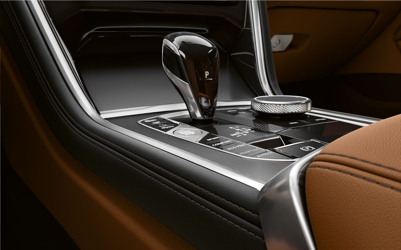 BMW Série 8 Coupé, console centrale. Détail : la console centrale de la BMW Série 8 Coupé.