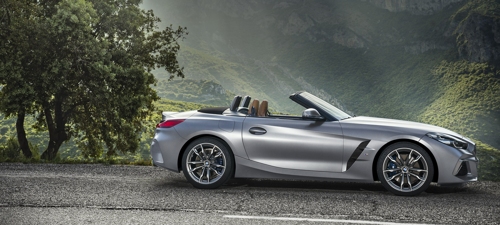 Vue de profil de la BMW Z4 M40i Roadster G29 Vue de profil de la BMW Z4 M40i Roadster G29
