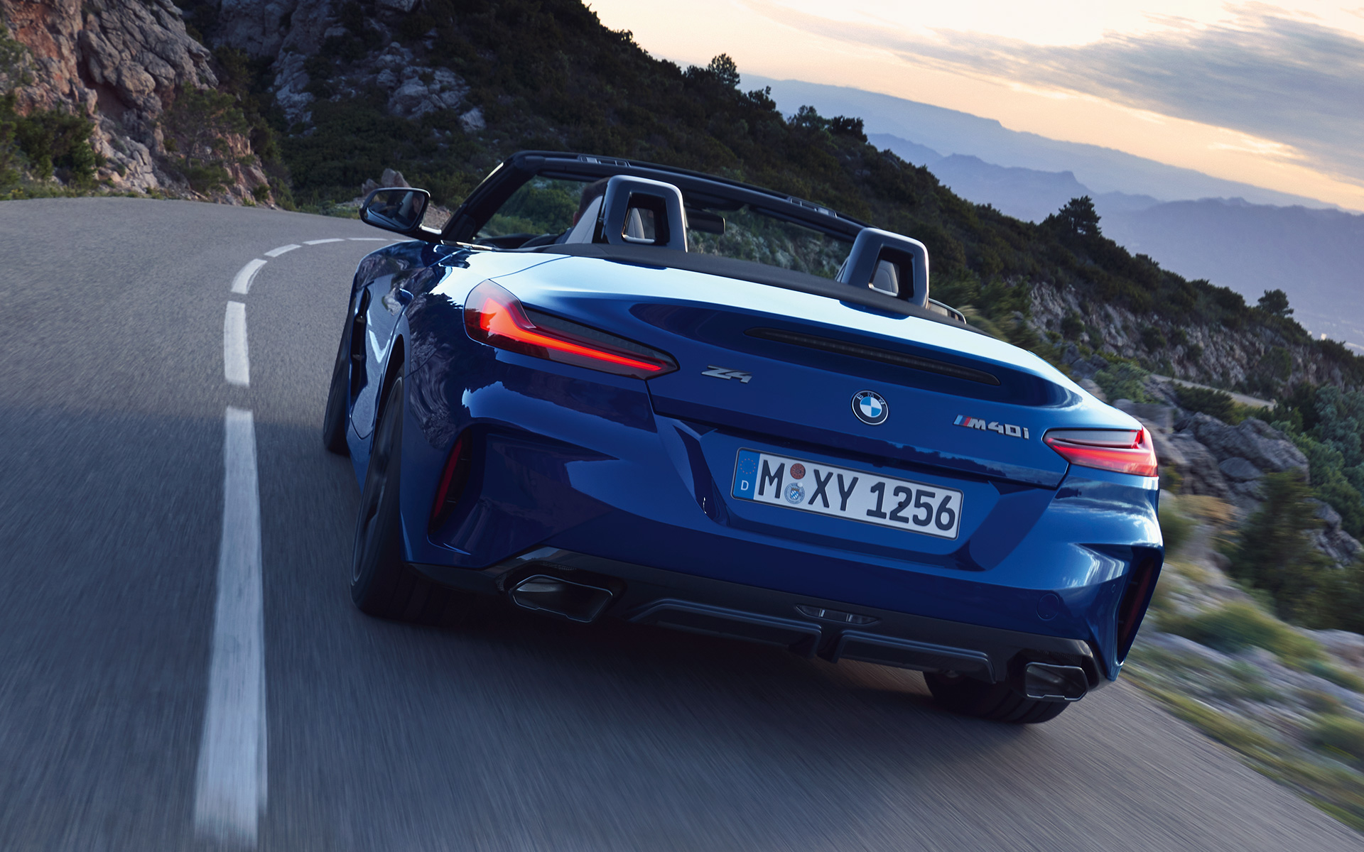 BMW Z4 M40i G29 2022 Portimao Blau sportive, vue de trois quarts avant