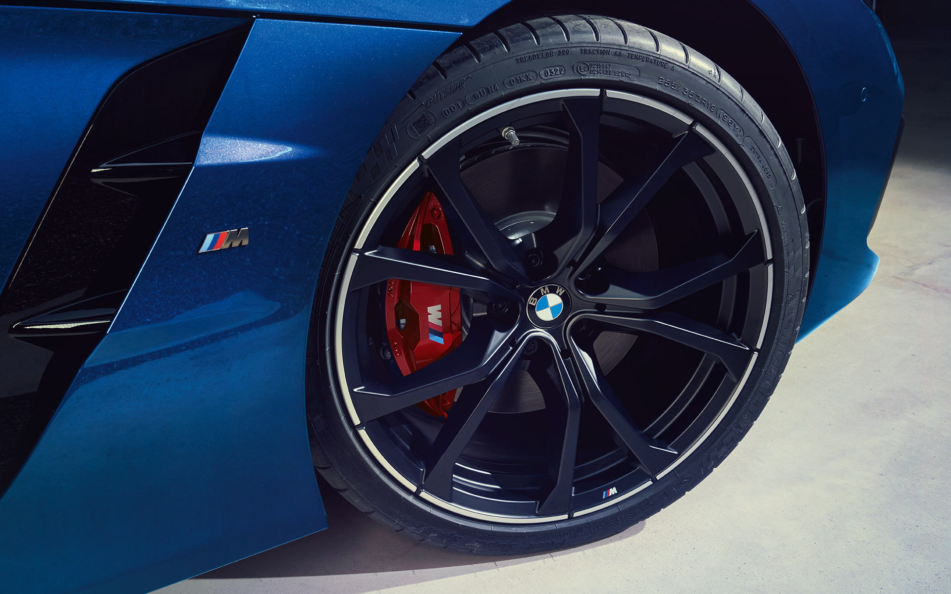 BMW Z4 M40i G29 2022 Portimao Blau, Enjoliveur de sortie d'échappement en forme libre