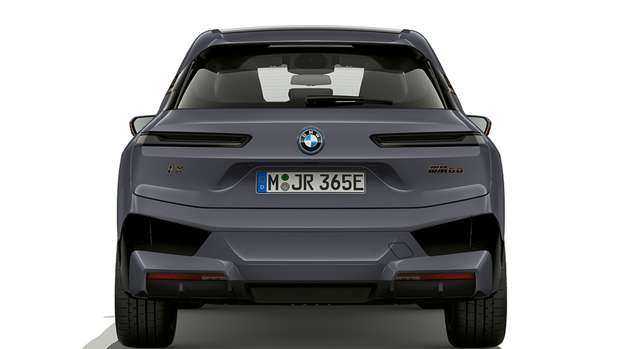 BMW iX M60 i20 2022 SUV électrique BMW Individual Storm Bay metallic, vue arrière des feux M Shadow Line