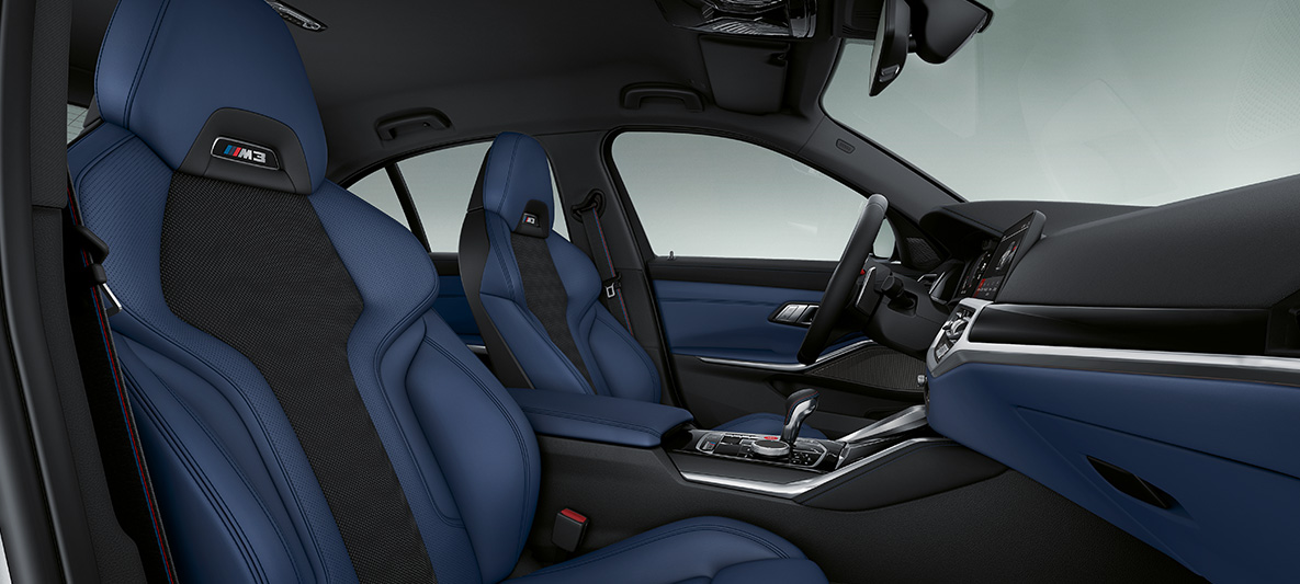 BMW Individual revêtement intérieur tout cuir Merino Fjordblau/Schwarz BMW M4 Coupé 2020 G82 habitacle BMW Individual revêtement intérieur tout cuir Merino Fjordblau/Schwarz BMW M4 Coupé G82 2020 habitacle poste de conduite