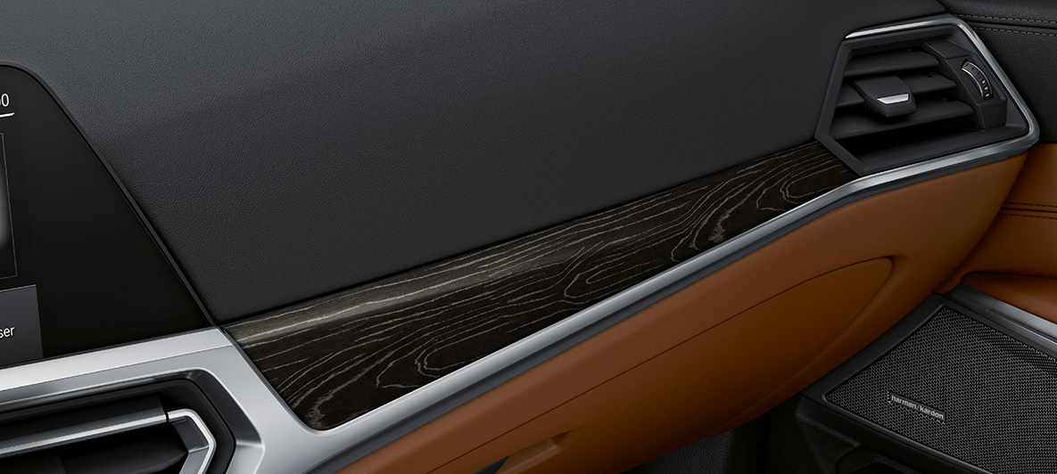 Inserts de décoration BMW Individual en bois noble BMW M4 Coupé 2020 G82 habitacle Inserts de décoration BMW Individual en bois noble Fineline Schwarz Silbereffekt à pores ouverts BMW M4 Coupé Individual G82 2020 habitacle