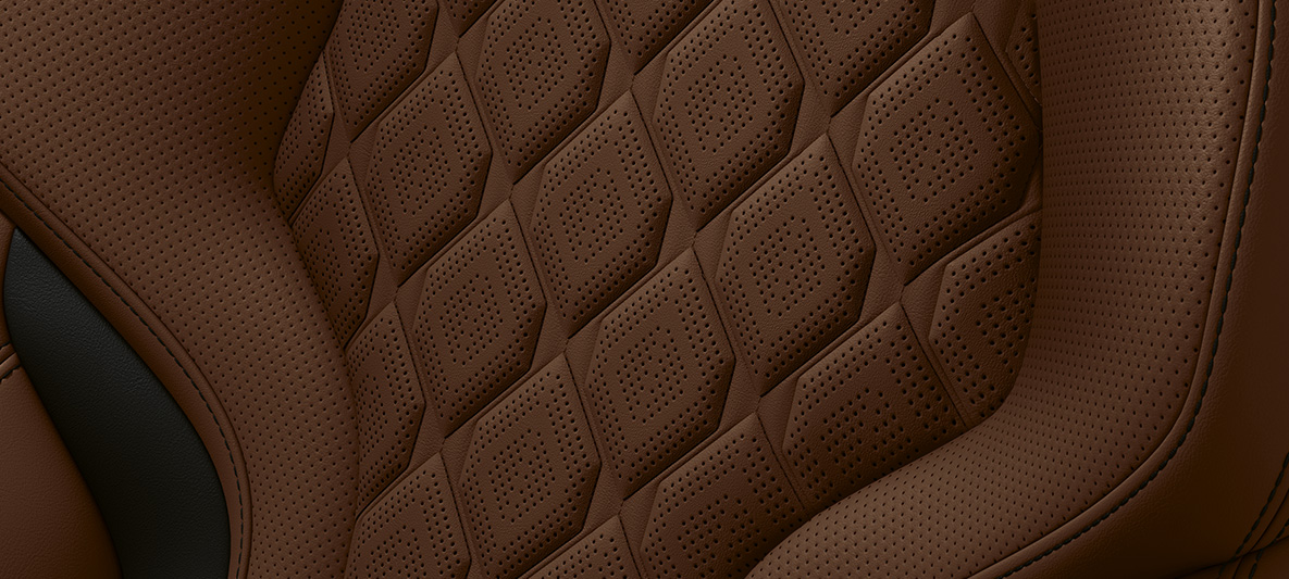 Garnissage tout cuir Merino Taruma Braun. BMW Individual M8 Cabrio, intérieur en garnissage tout cuir Merino Taruma Braun.