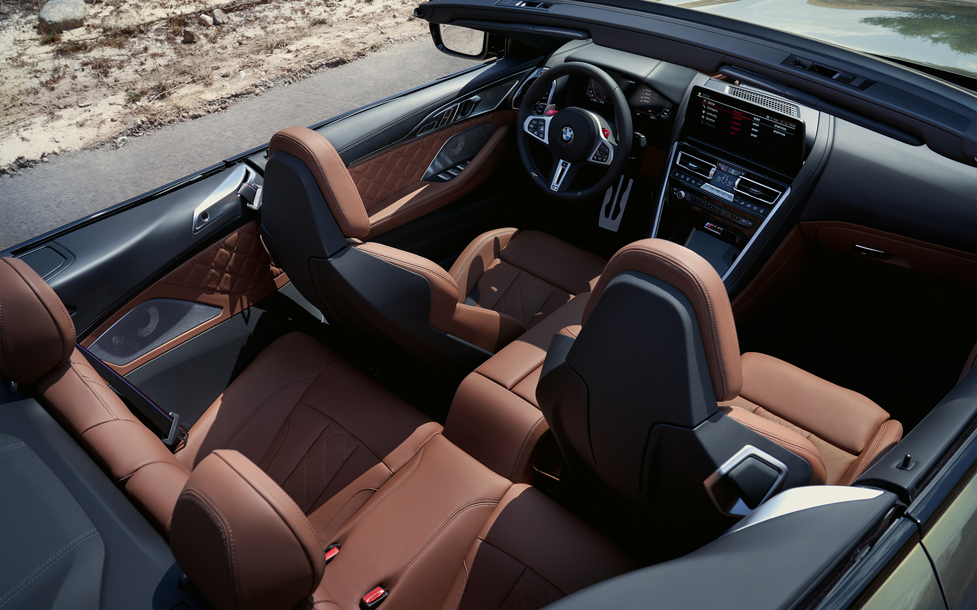 La nouvelle BMW M8 Competition Cabrio F91 LCI restylage 2022 Intérieur sièges M sport