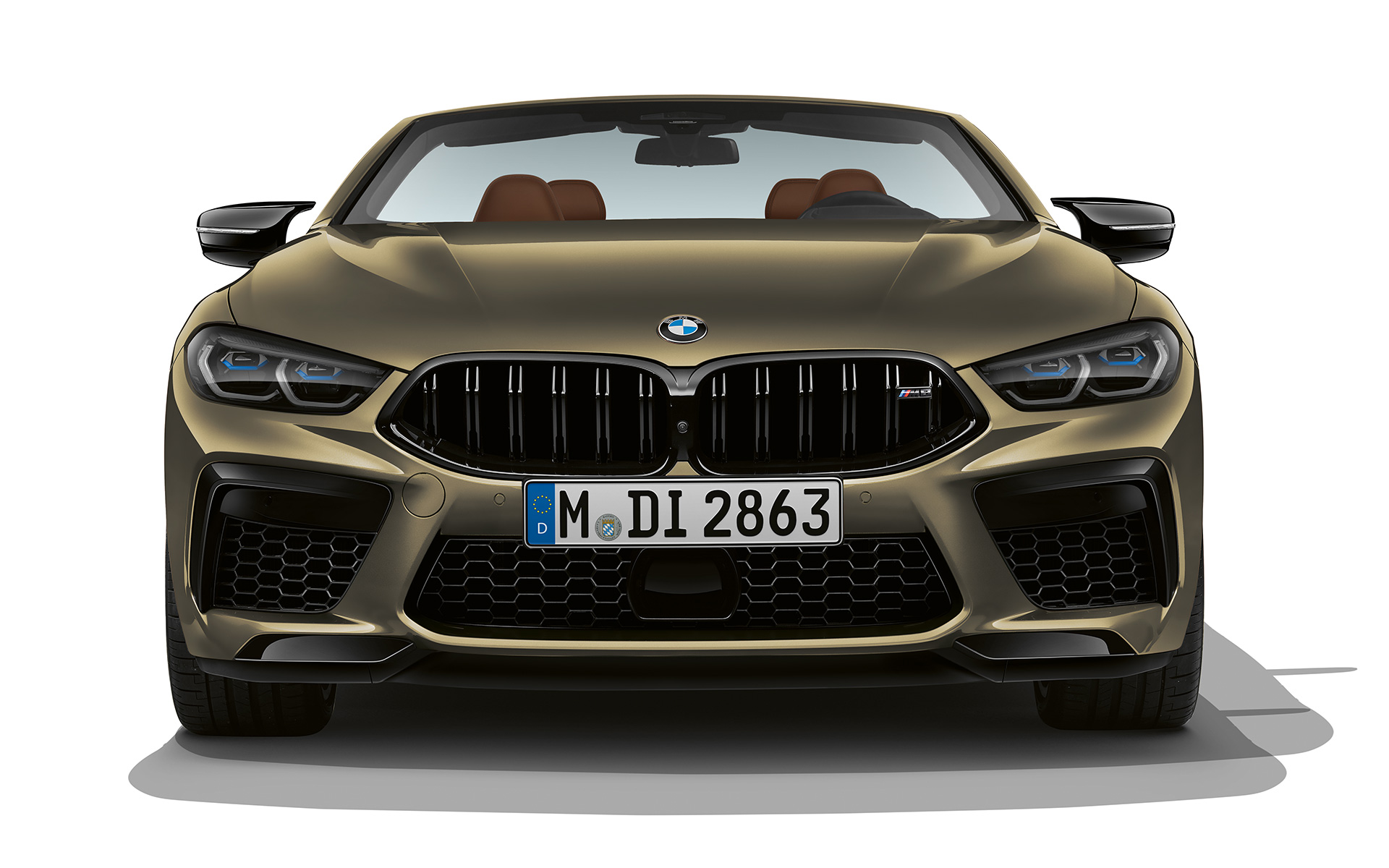 La nouvelle BMW M8 Competition Cabrio F91 LCI restylage 2022 BMW Individual Brass metallic vue de face
