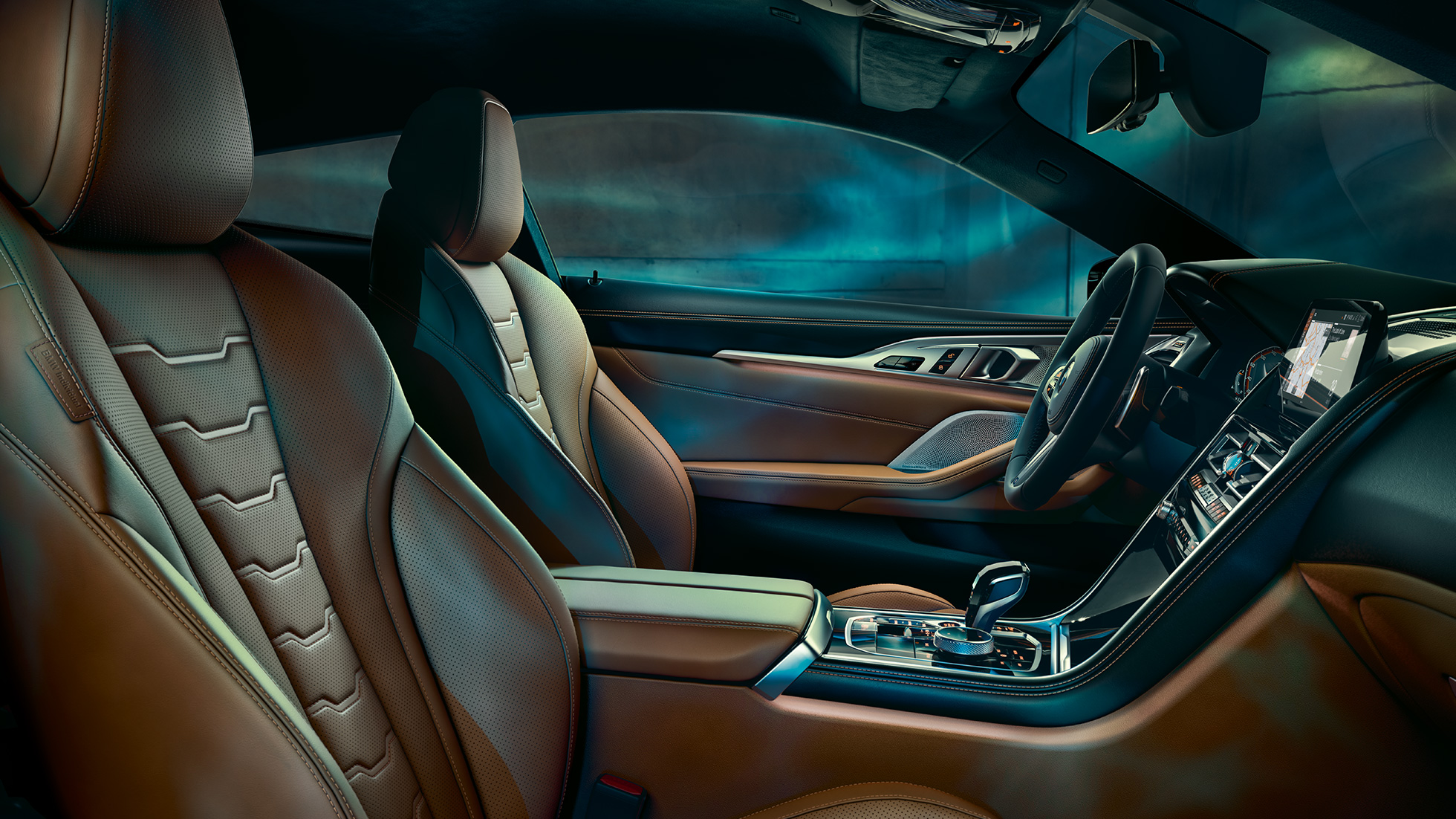 BMW M850i xDrive Coupé, intérieur. BMW M850i xDrive Coupé, habitacle avec sièges multifonctions avec garnissage BMW Individual en cuir étendu Merino Tartufo/Schwarz.