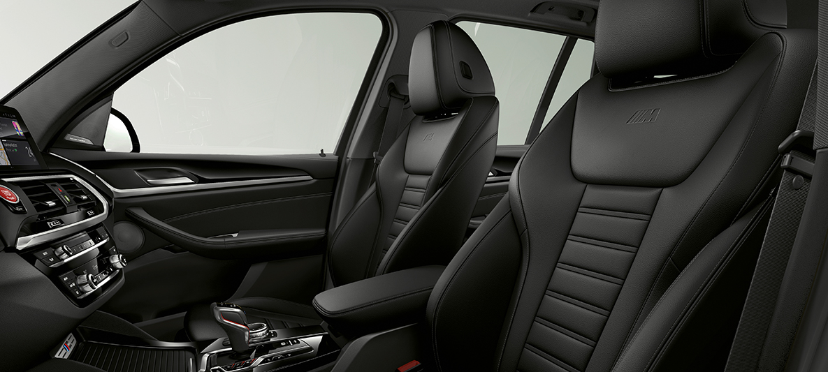 BMW X3 M, sièges sport en cuir Vernasca Schwarz. Intérieur de la BMW X3 M, sièges sport en cuir Vernasca Schwarz.