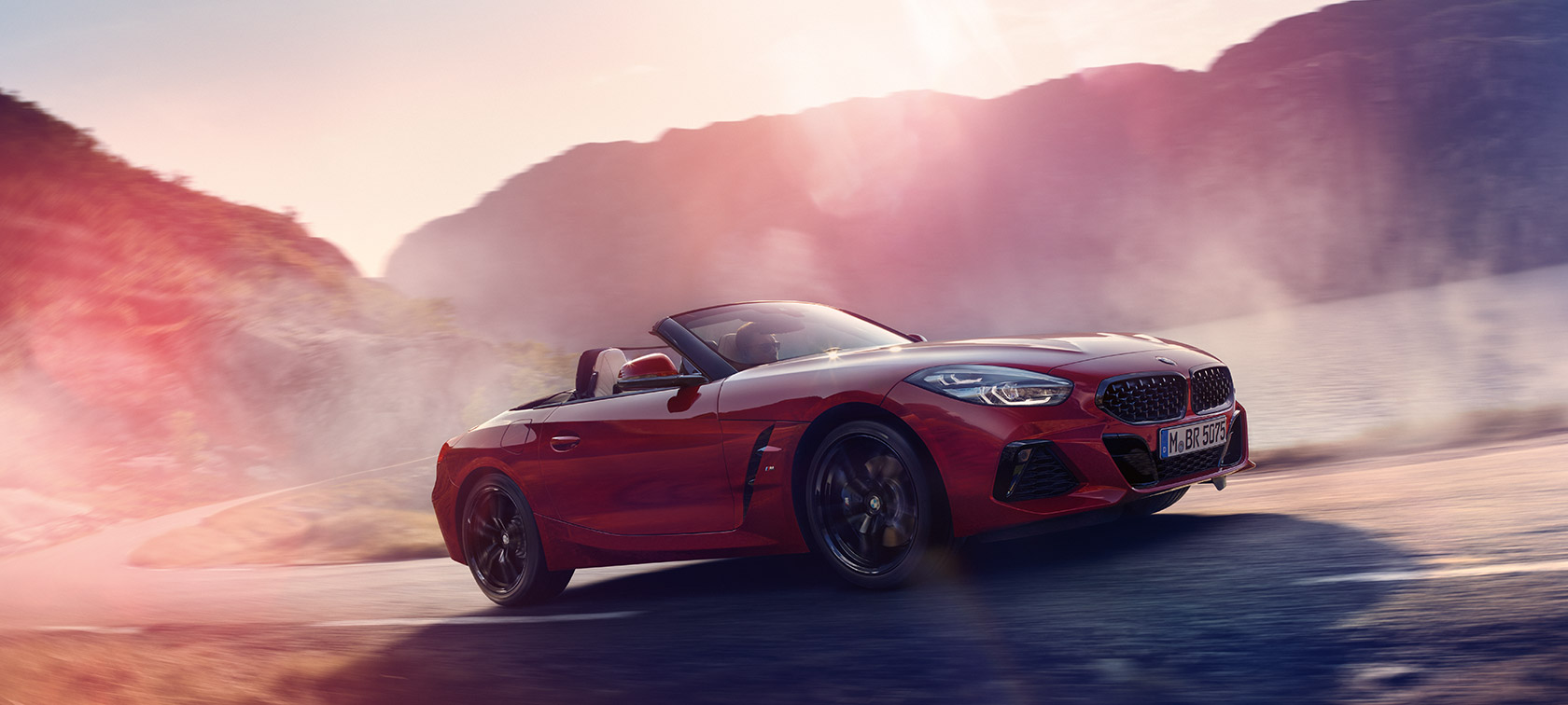 BMW Z4 Roadster en mouvement BMW Z4 Roadster en côte
