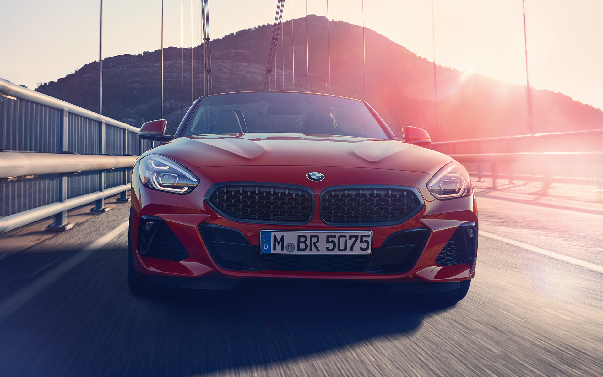 La BMW Z4 Roadster (G29) sur un pont Vue avant de la BMW Z4 Roadster (G29) sur un pont