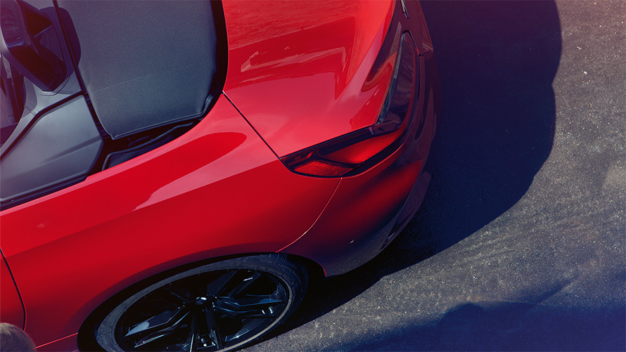 Vue à vol d’oiseau de la poupe et de la roue arrière de la BMW Z4 Roadster (G29)