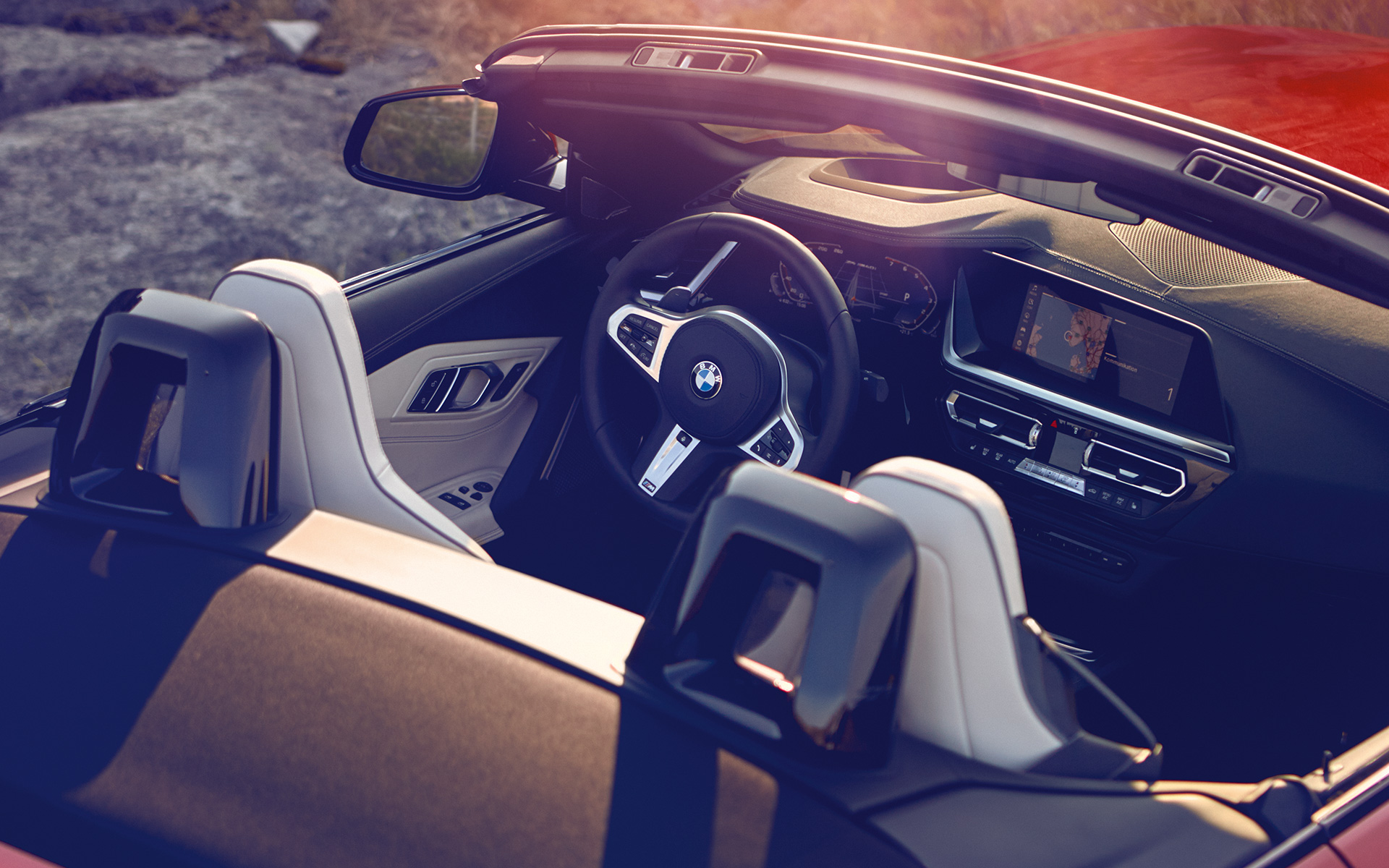Vue en plongée de la BMW Z4 Roadster (G29), poste de conduite Vue en plongée de la BMW Z4 Roadster (G29), poste de conduite