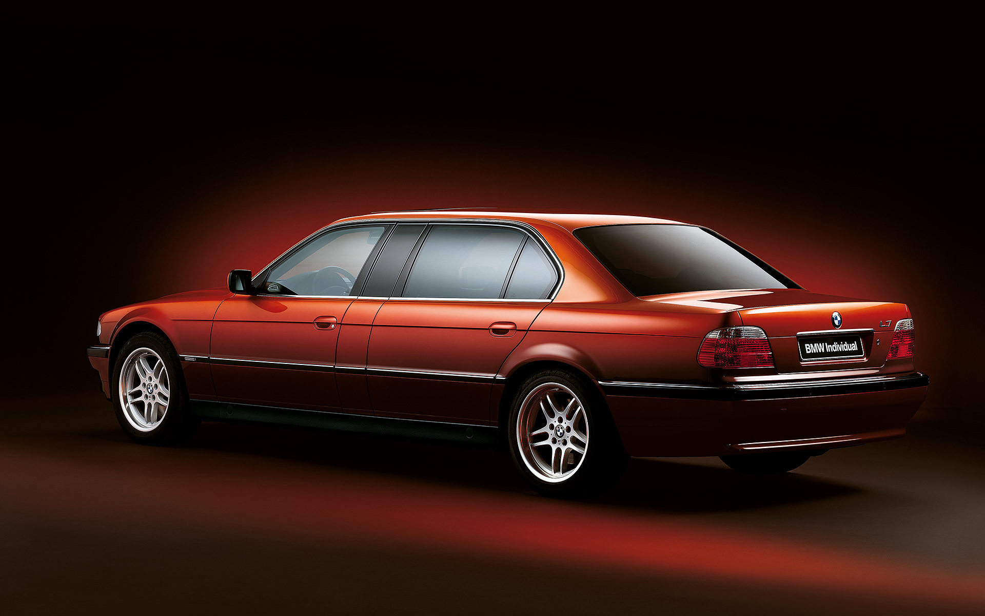 BMW Individual 750iLA L7 Karl Lagerfeld E32 1992 vue trois quarts arrière BMW Individual 750iLA L7 Karl Lagerfeld E32 1992 vue trois quarts arrière