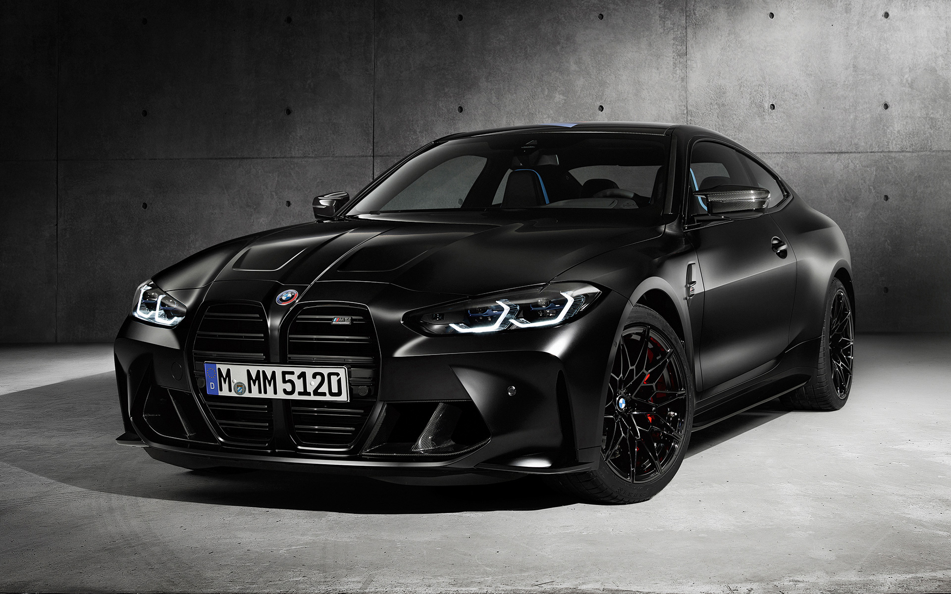BMW M4 Competition Edition x KITH G82 2020 vue trois quarts latérale BMW M4 Competition Edition x KITH G82 2020 vue trois quarts latérale sur fond gris