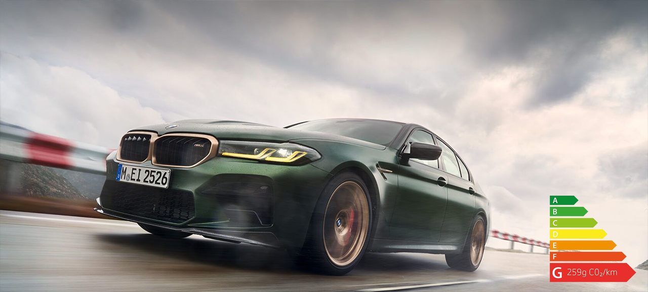 BMW M5 CS F90 2021 Frozen Deep Green metallic, vue de trois quarts avant