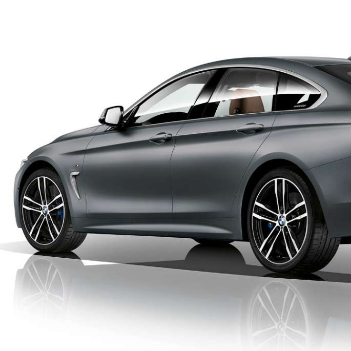 BMW Série 4 Gran Coupé, Modèle M Sport, vue de trois quarts de la poupe BMW Série 4 Gran Coupé, Modèle M Sport, vue de trois quarts de la poupe