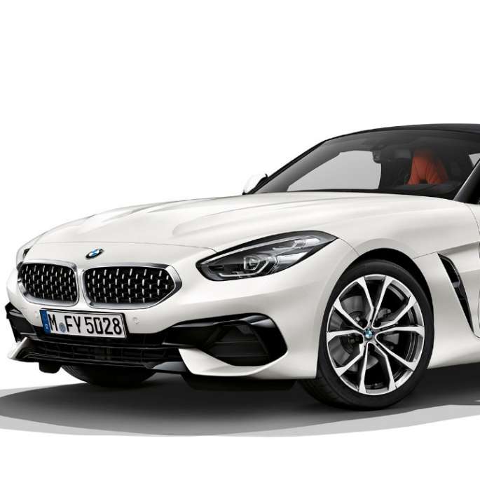 BMW Z4 Roadster en Modèle Sport, vue de trois quarts avant BMW Z4 Roadster en Modèle Sport, vue de trois quarts avant